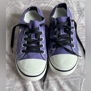 CROCS Kids Purple Canvas Lace-Up Sneakers